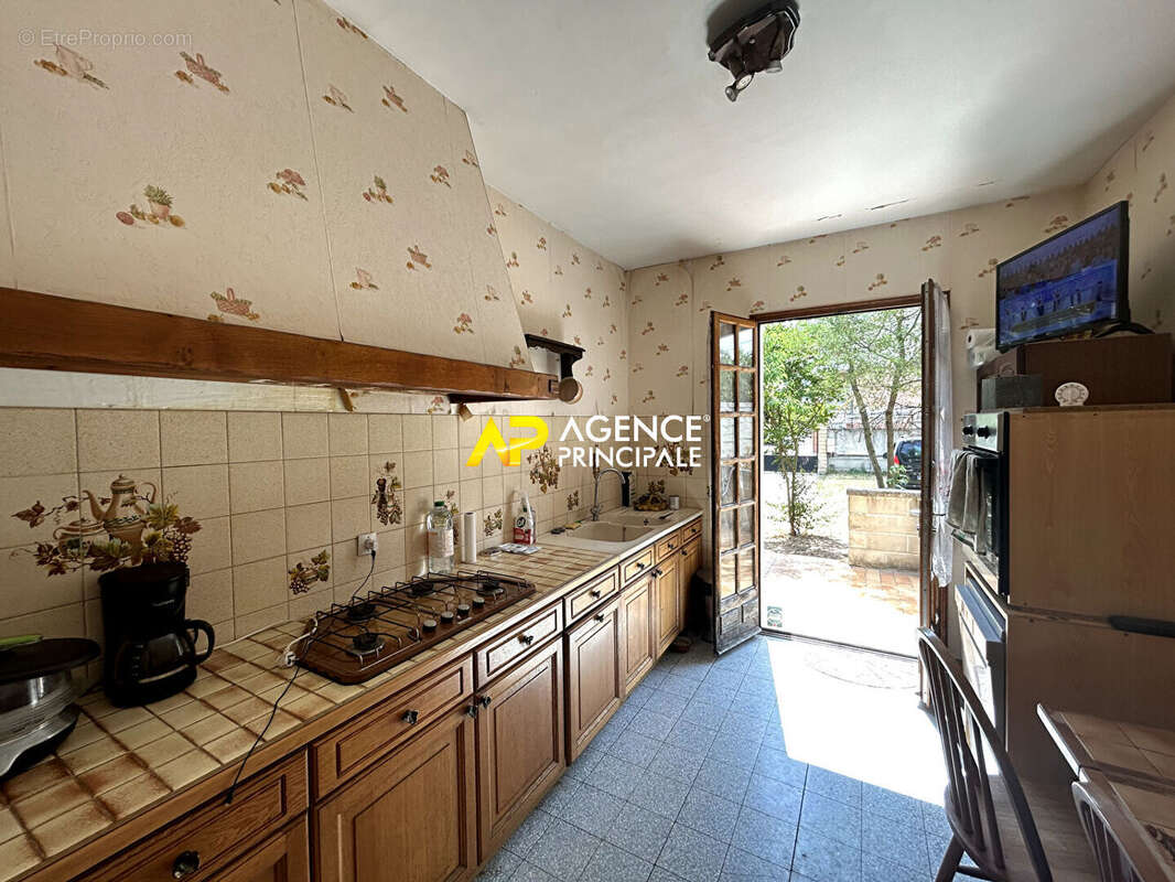BEZONS _ CENTRE VILLE _Maison 51 m2 et dependence - photo 8