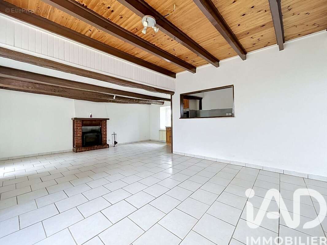 Photo 3 - Maison à SAINT-CARADEC