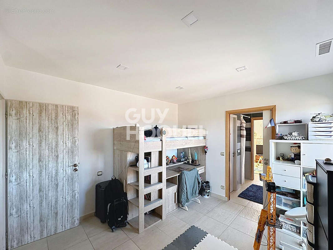 Maison à SAINT-LAURENT-DE-LA-SALANQUE