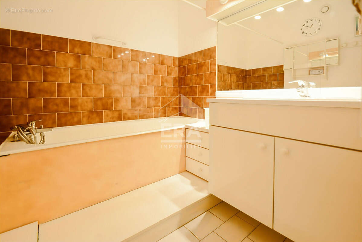 Appartement à ISSY-LES-MOULINEAUX