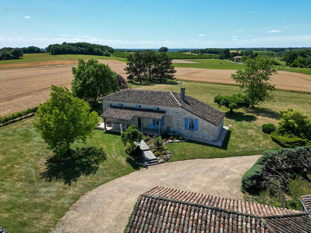 Maison à MASSOULES