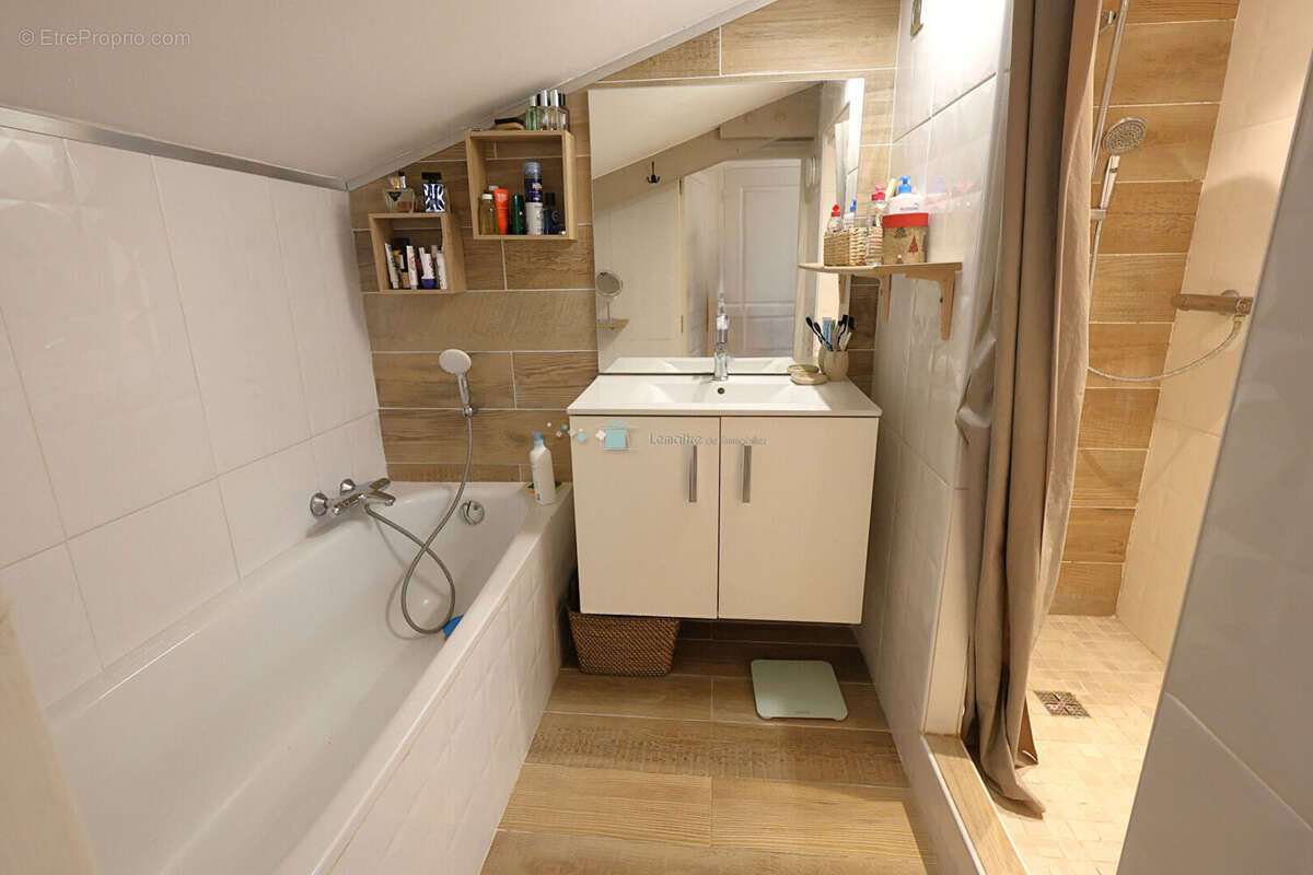 Appartement à PEYMEINADE