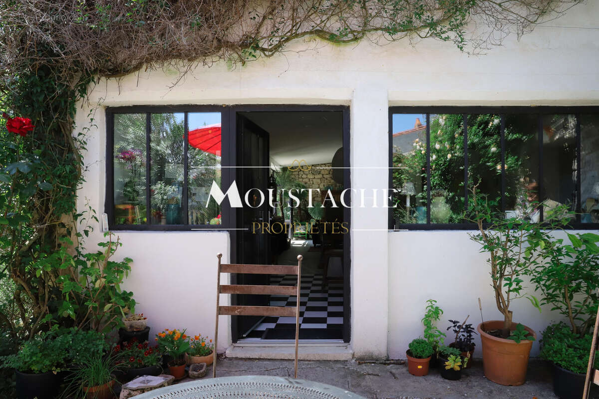 Maison à MORNAC-SUR-SEUDRE