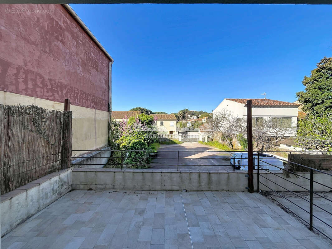 Appartement à COGOLIN