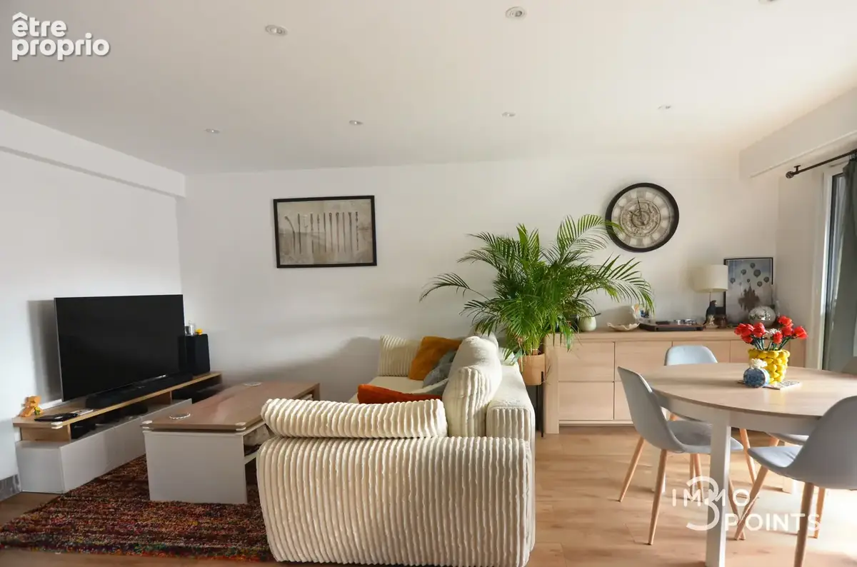 Appartement 3 pièces : 2 chambres 70m2 : rénové - photo 2