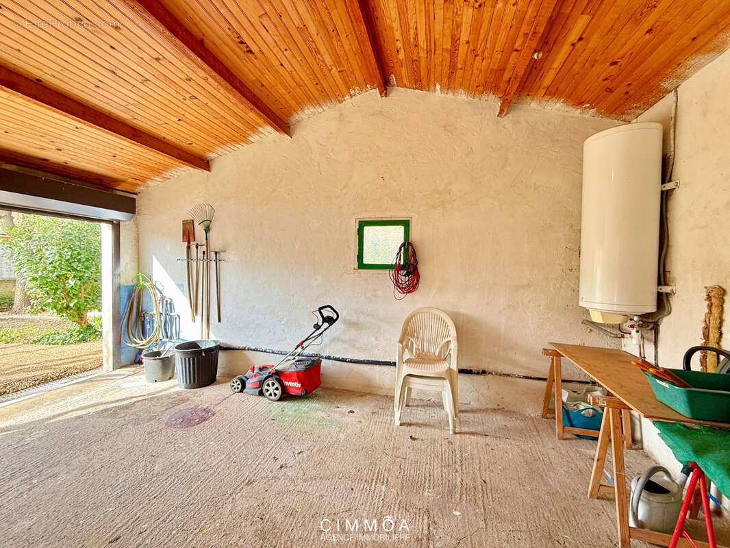Maison à POUSSAN