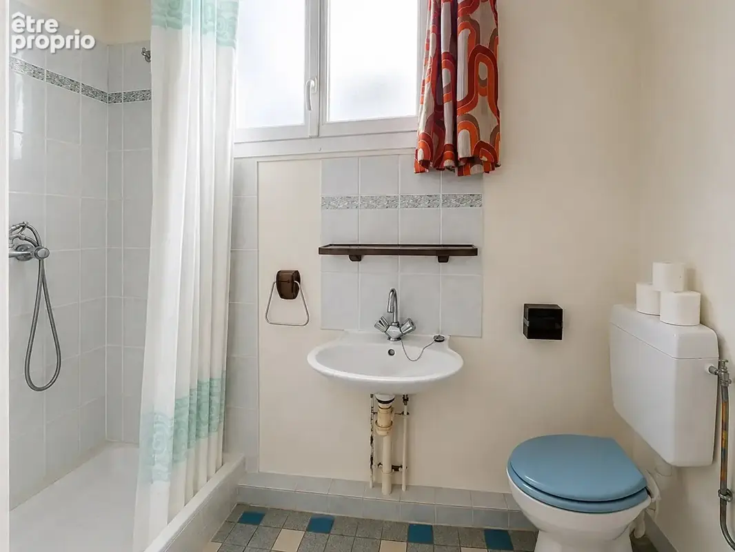 Paris 15e - seul au dernier étage: 80 m² de charme à réinventer - photo 10