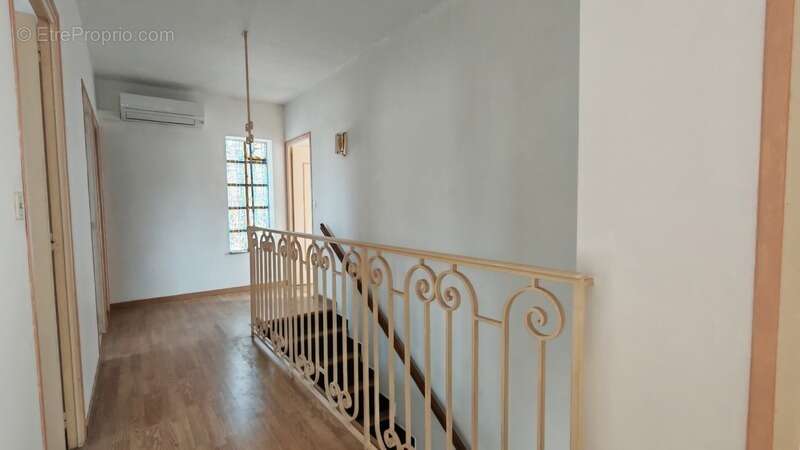 Maison à FONTVIEILLE