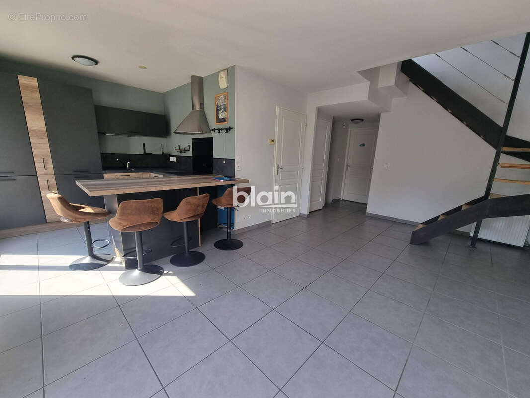Grenoble t3 en rooftop + garage - photo 4