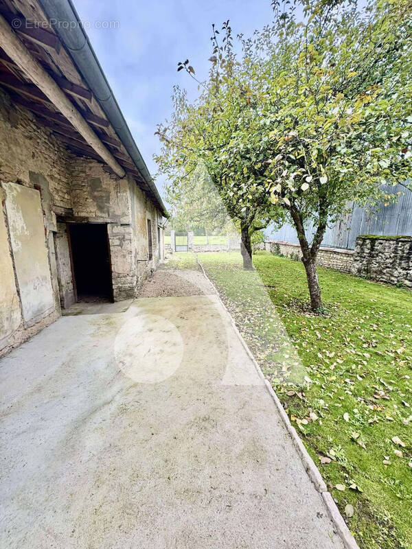 Maison à NEUFCHATEAU