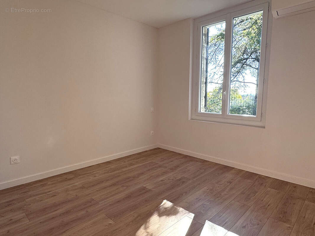 Appartement à VILLENEUVE-LES-AVIGNON