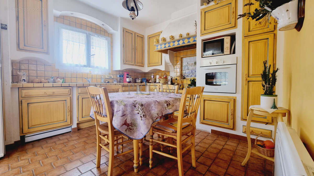 Maison à LE MUY