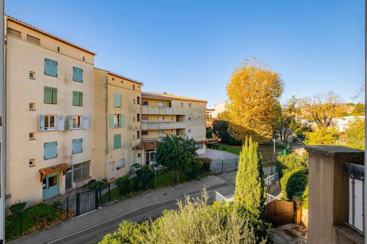 Appartement à COGOLIN