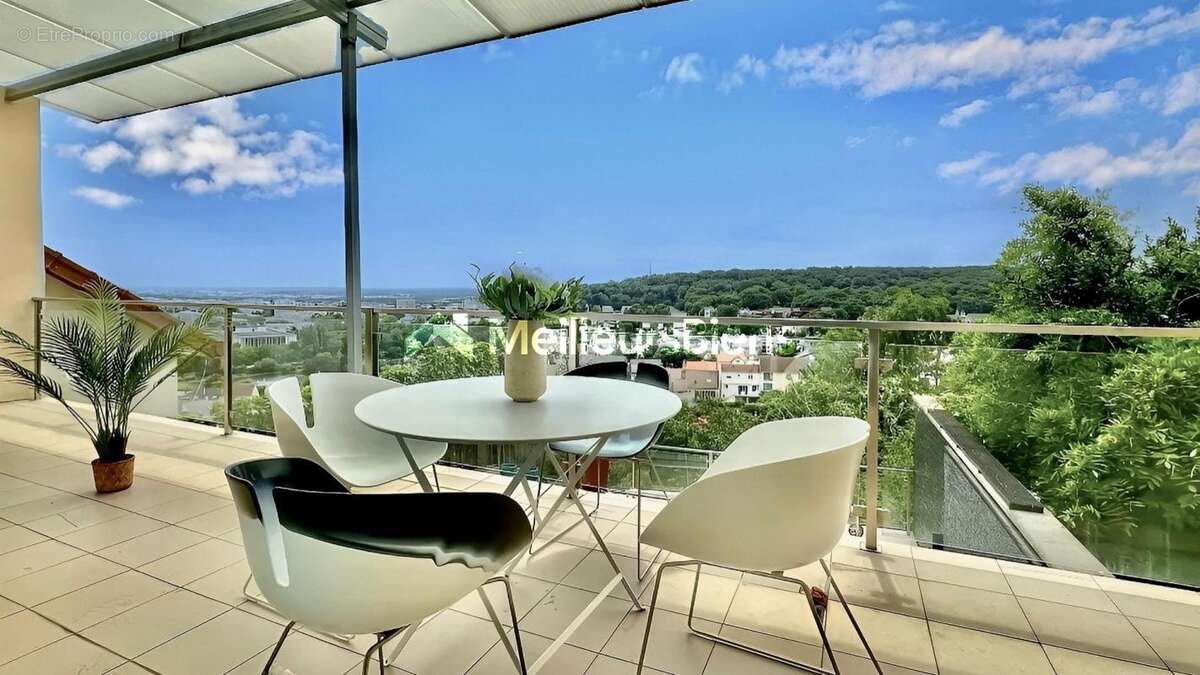 Maison à LE PLESSIS-ROBINSON