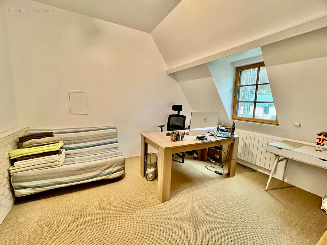 LUYNES bourg - Maison familiale lumineuse - 5 chambres avec grand jardin - - photo 12