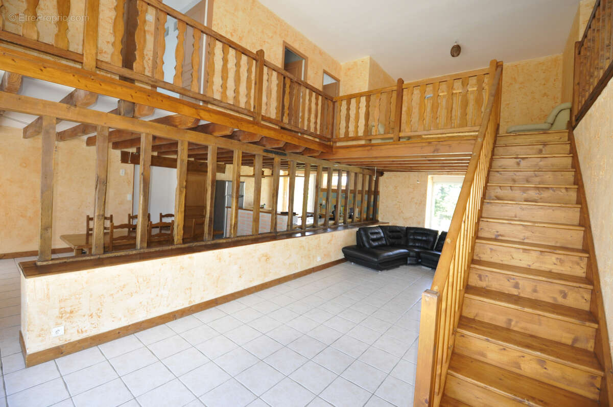 Maison à SAINT-HILAIRE-BONNEVAL