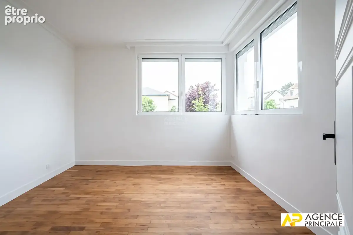 Maison  6 pièce(s) - 4 chambres - Beau jardin sans vis à vis - photo 11