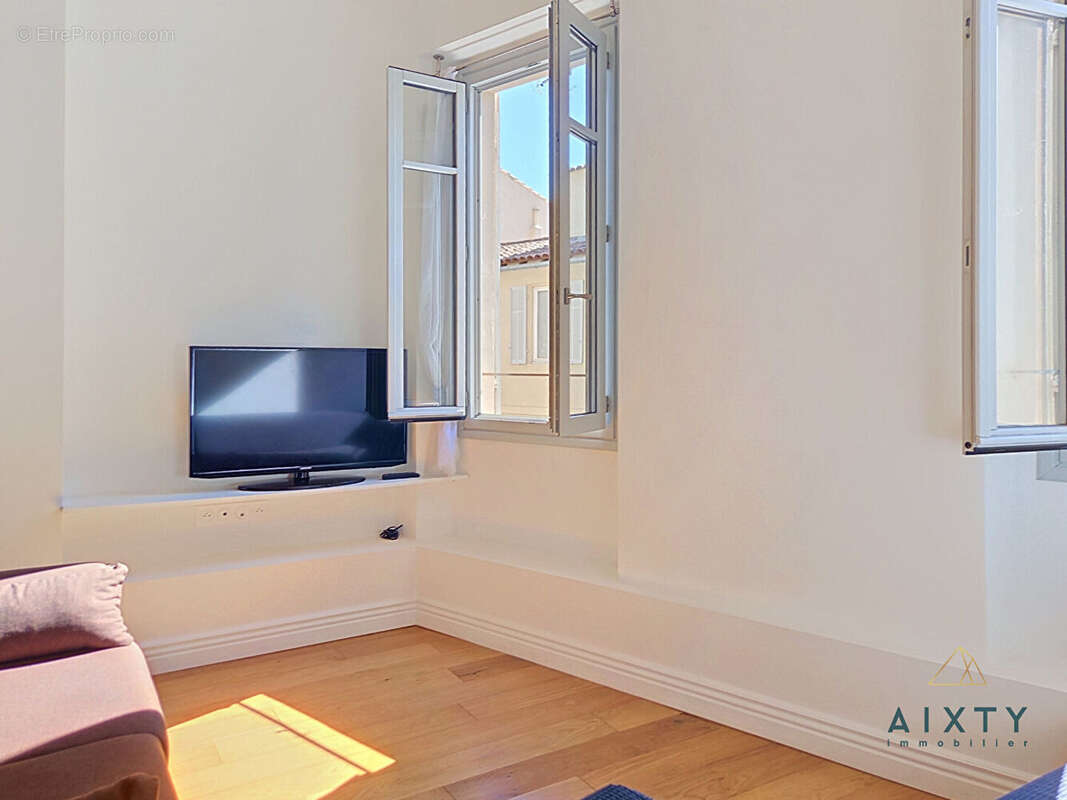 Appartement à MARSEILLE-1E