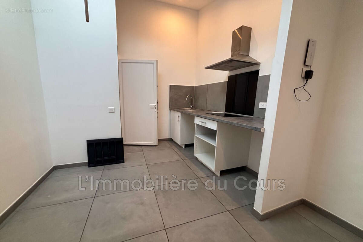 Appartement 60 m² à Martigues  - photo 4