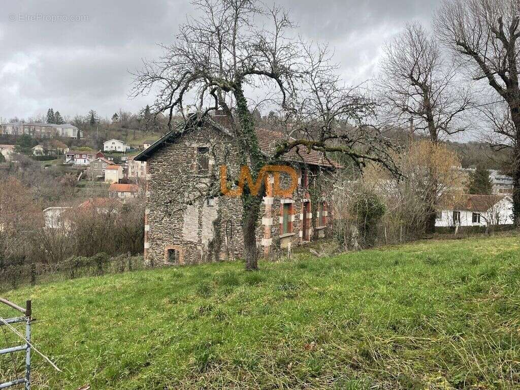 Maison à DECAZEVILLE