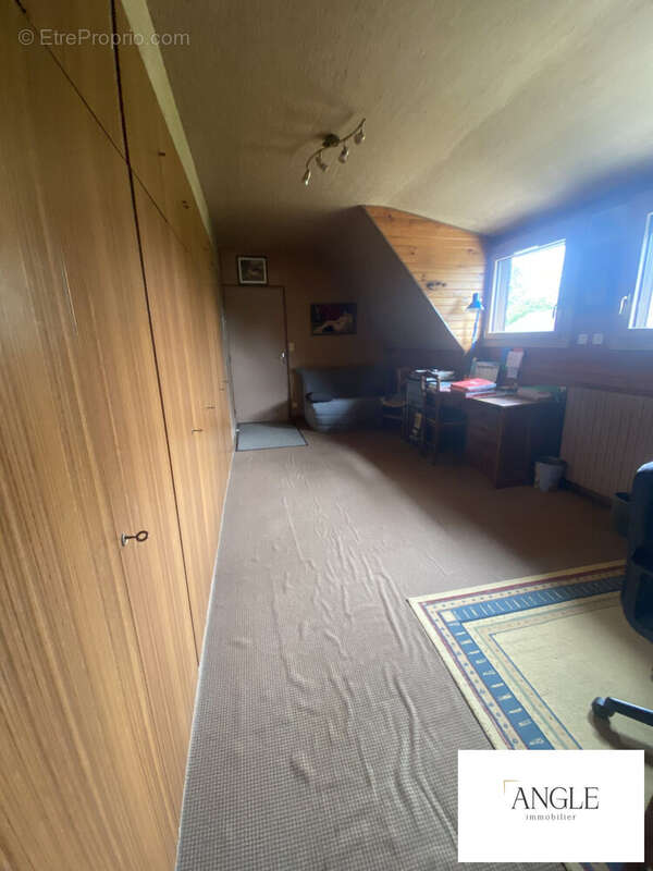 Maison à VILLAINES-LA-CARELLE