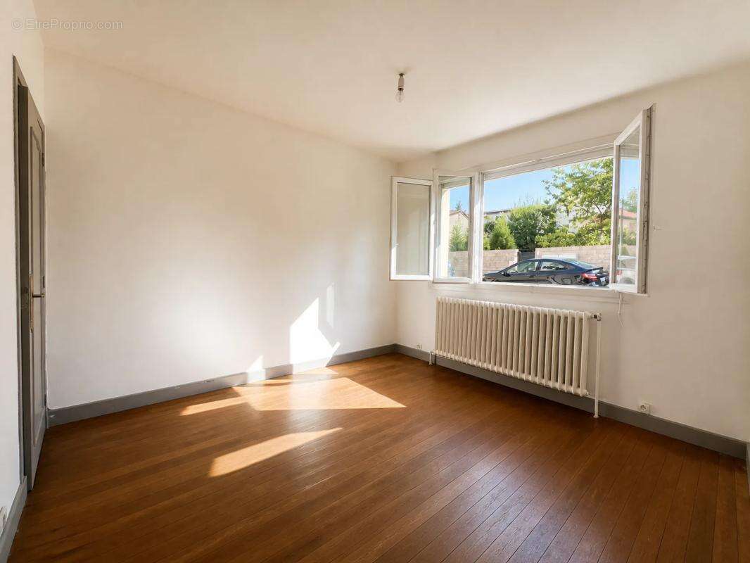 Appartement de 3 pièces de 56 m² à Saint-Étienne - photo 3