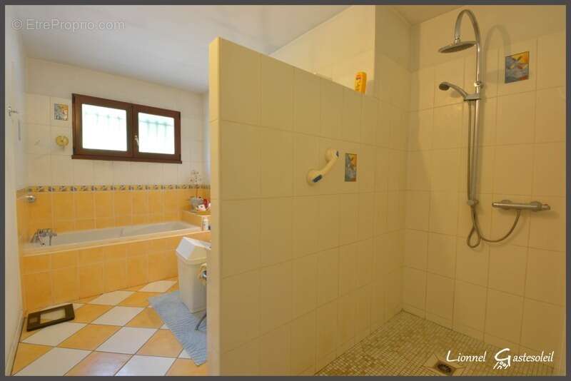 Maison à PORT-SAINTE-FOY-ET-PONCHAPT