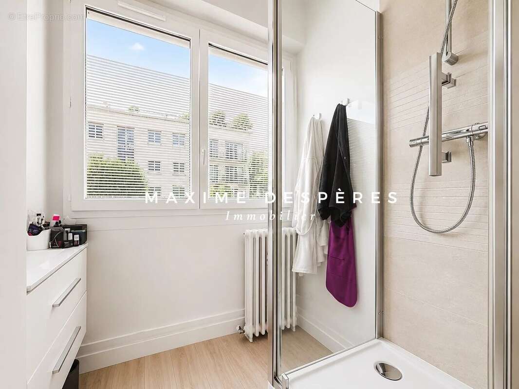 Appartement à NEUILLY-SUR-SEINE