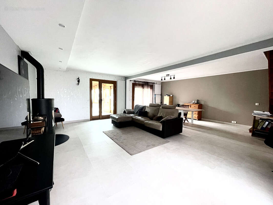 Maison à SARTROUVILLE