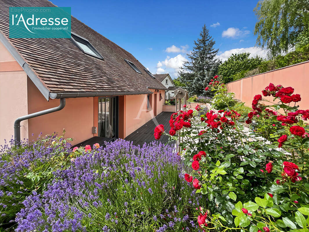 Maison à JUZIERS