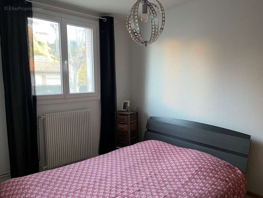 chambre1 avec rangement expo NORD - Appartement à AUCH