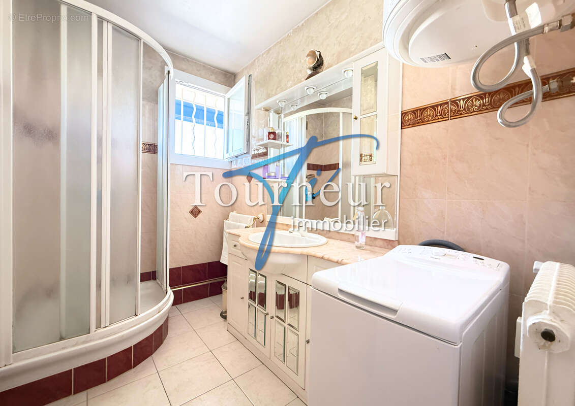 Appartement à SIX-FOURS-LES-PLAGES