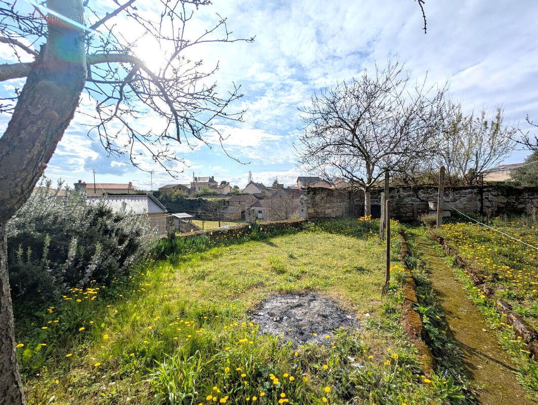 Maison à DOUE-LA-FONTAINE