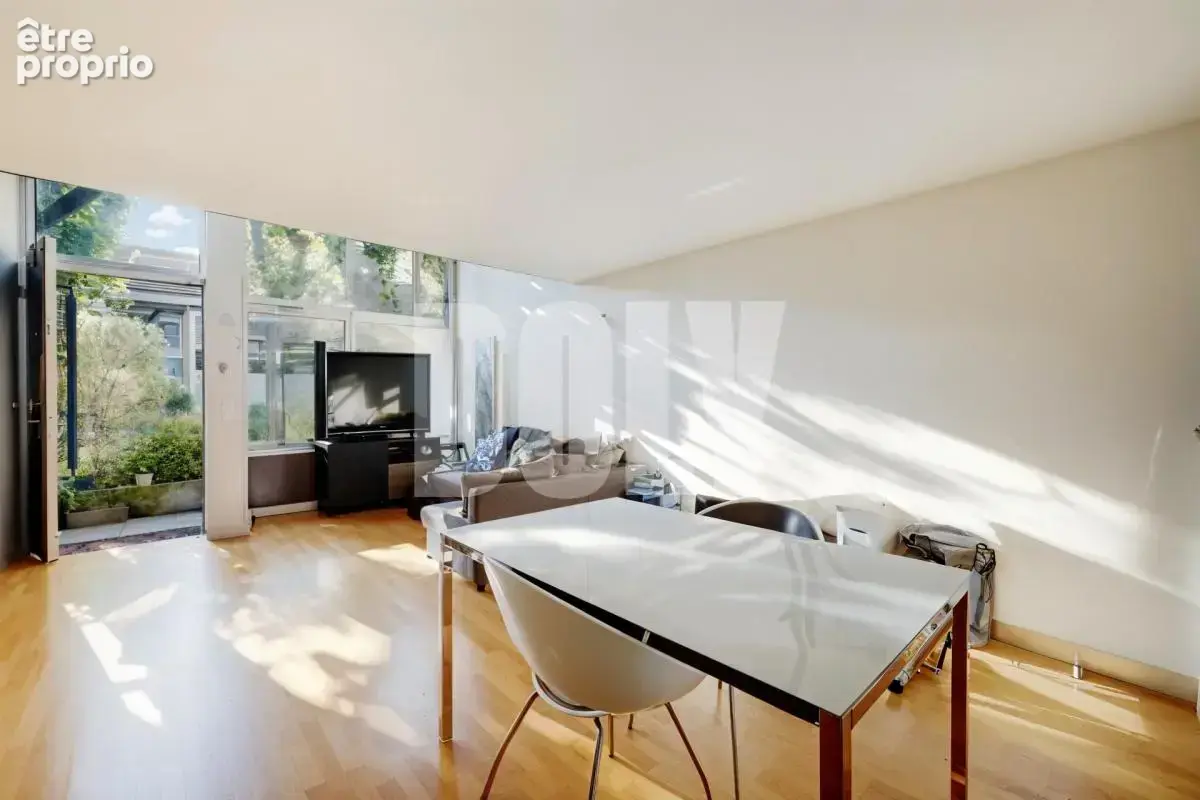 Appartement à CHARENTON-LE-PONT