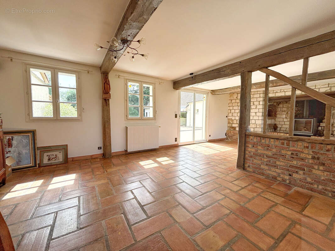 Maison - 5 chambres - 159 m2 - jardin - garage - photo 3