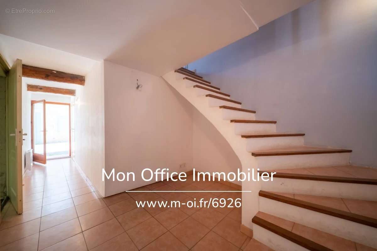 Maison à LE PUY-SAINTE-REPARADE