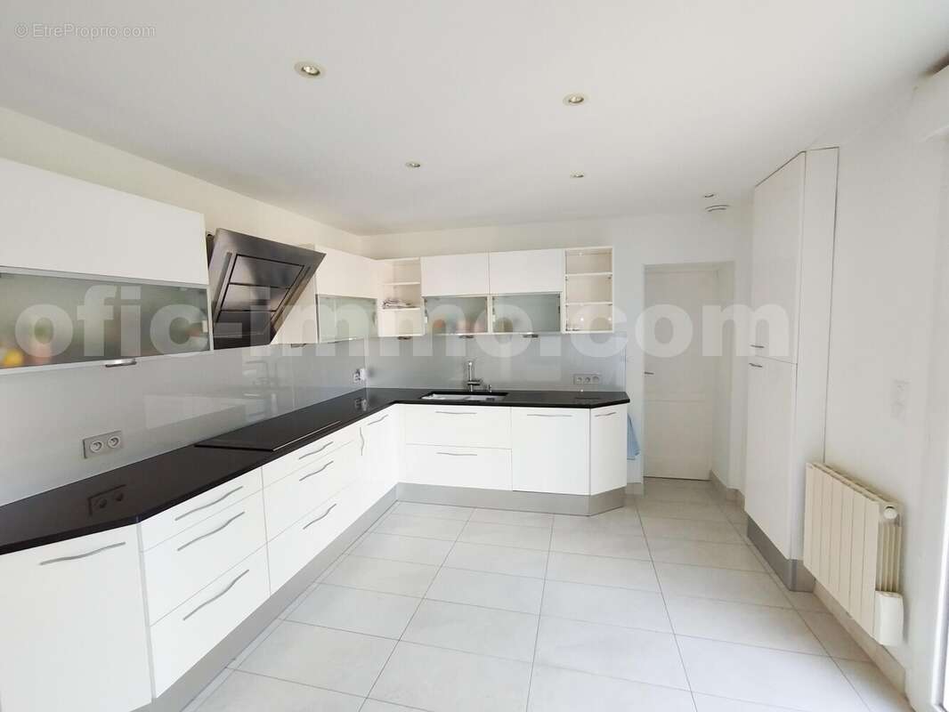 1746623868678_edited - Maison à ARZON