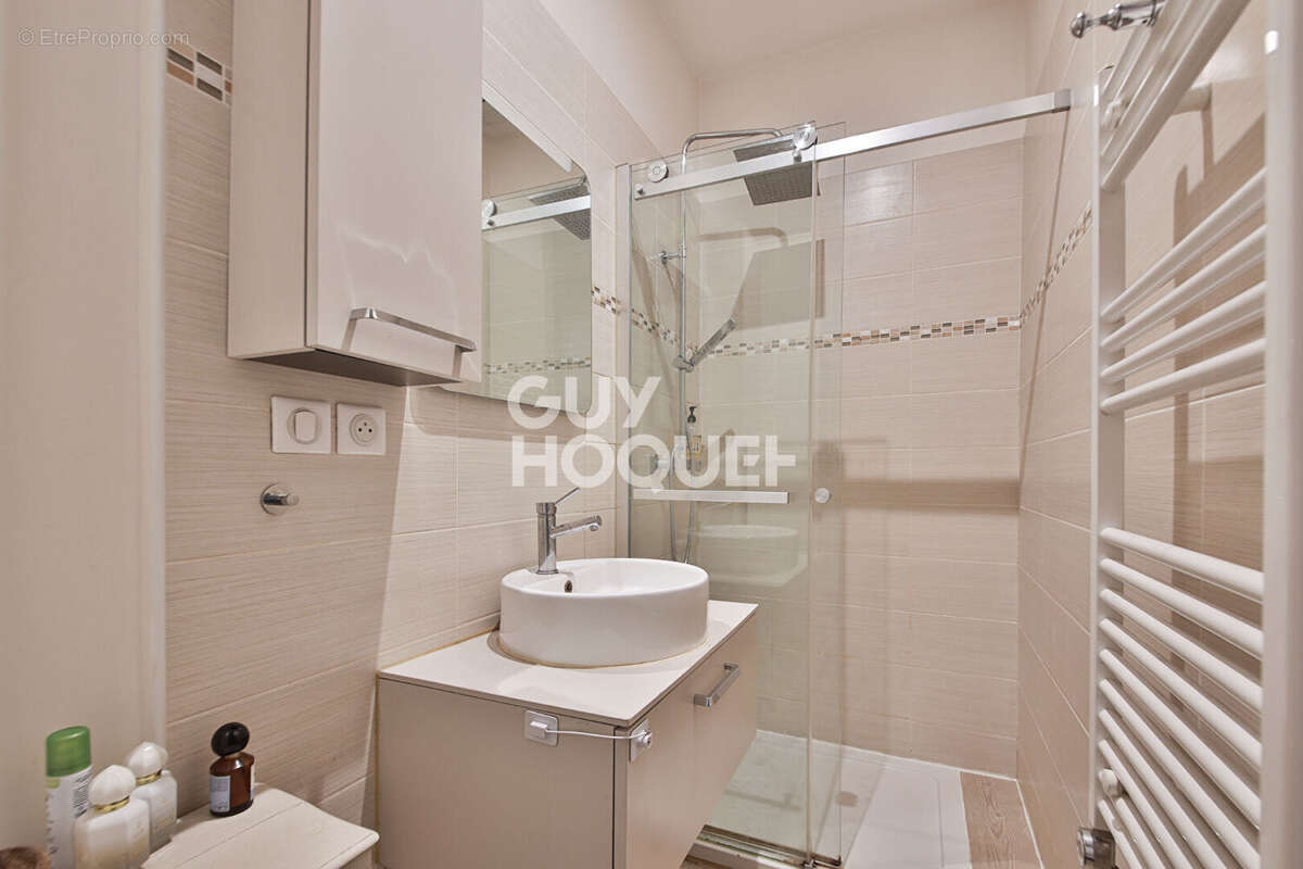 Appartement à PARIS-15E