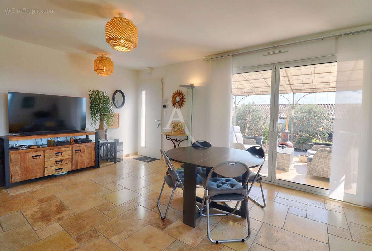 Villa de 87m2 avec terrasse piscine parking et abri jardin - photo 10