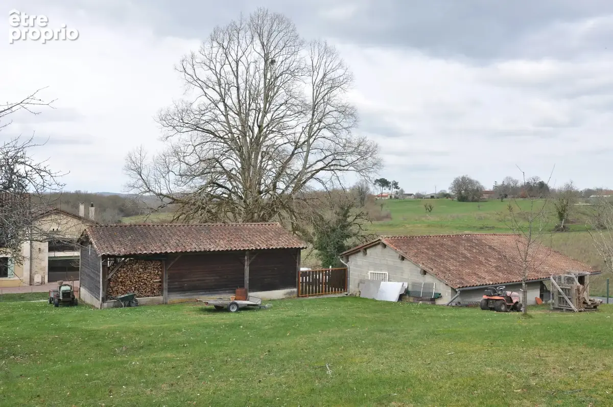 Propriété de 320 m² habitables, 7 chambres, terrain de 2,6 ha - photo 16