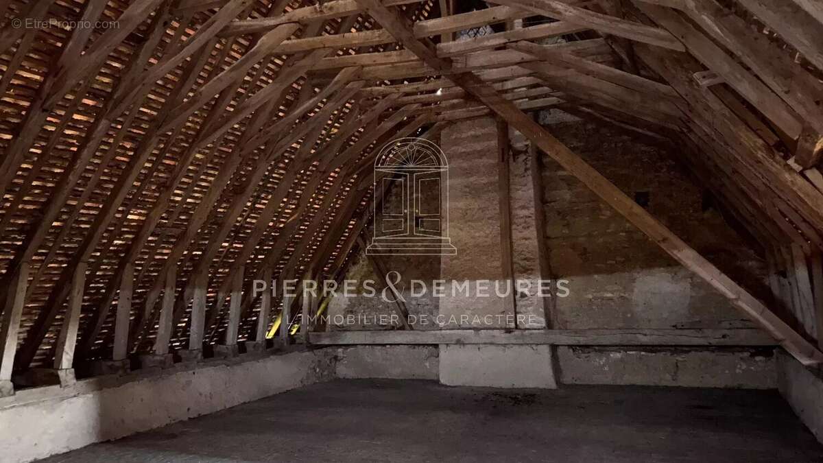 Maison à NEUILLAY-LES-BOIS