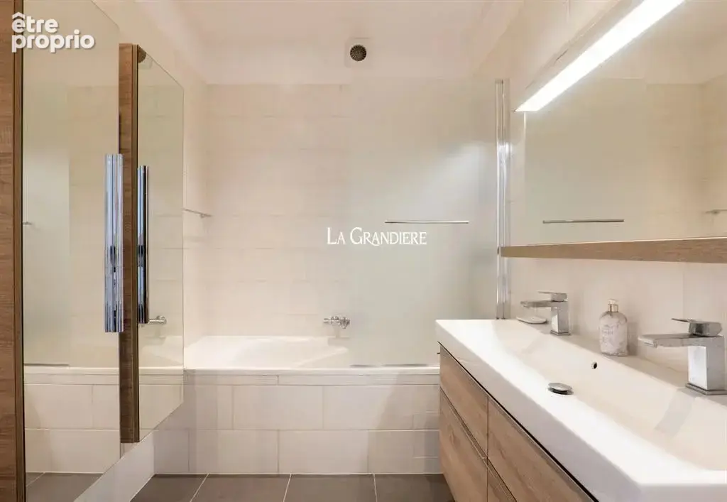 Paris 16 - Proche Clinique Jouvenet - 6ème étage - 5 pièces - 3 - photo 18