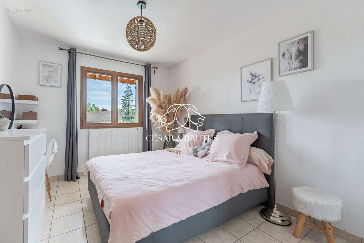 Maison à VILLARS-LES-DOMBES