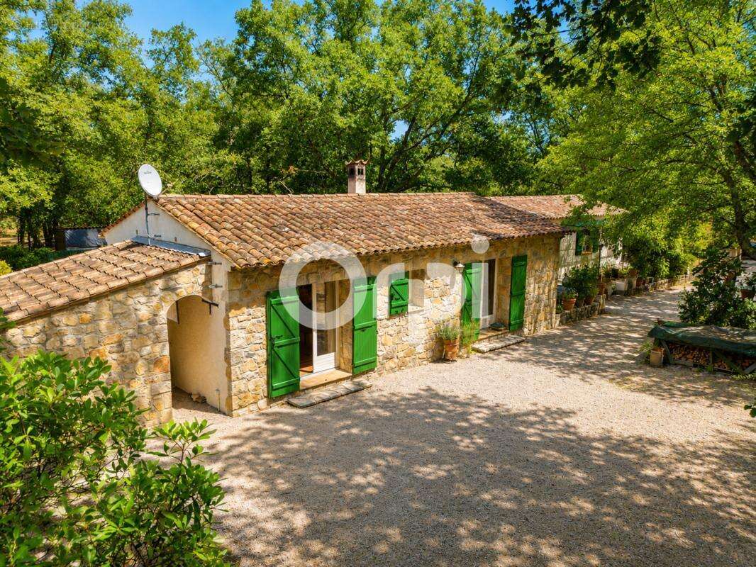 Propriete grand terrain plat + maison plain-pied - plusieurs dependances / annexes - a rafraichir - calme absolu / aucun vis-a-v - photo 2