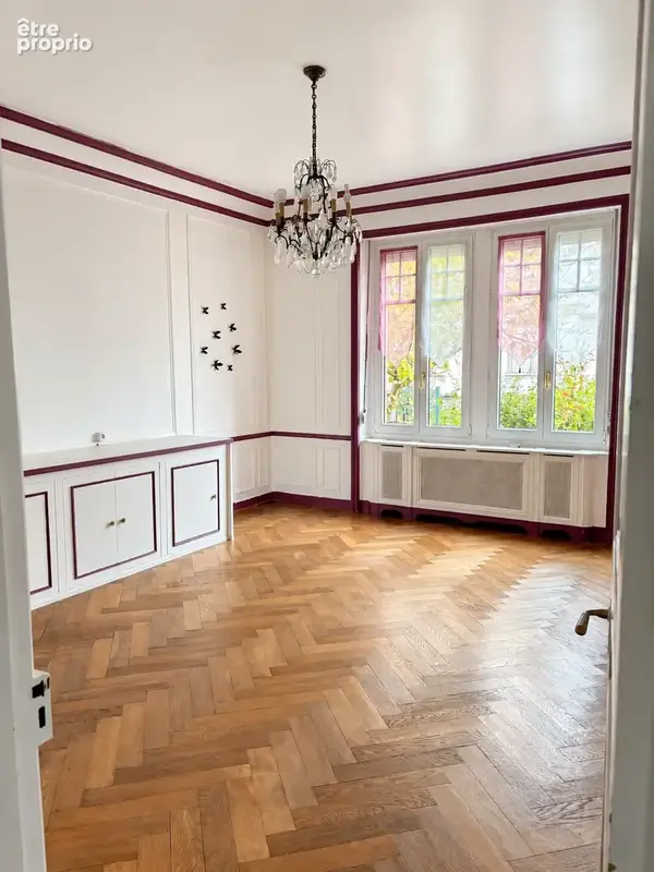 Mulhouse bas Rebberg Maison bourgeoise de 385 m2 sur 3 niveaux 12 pièces 9 chambres sur 5.10 ares de terrain. - photo 4