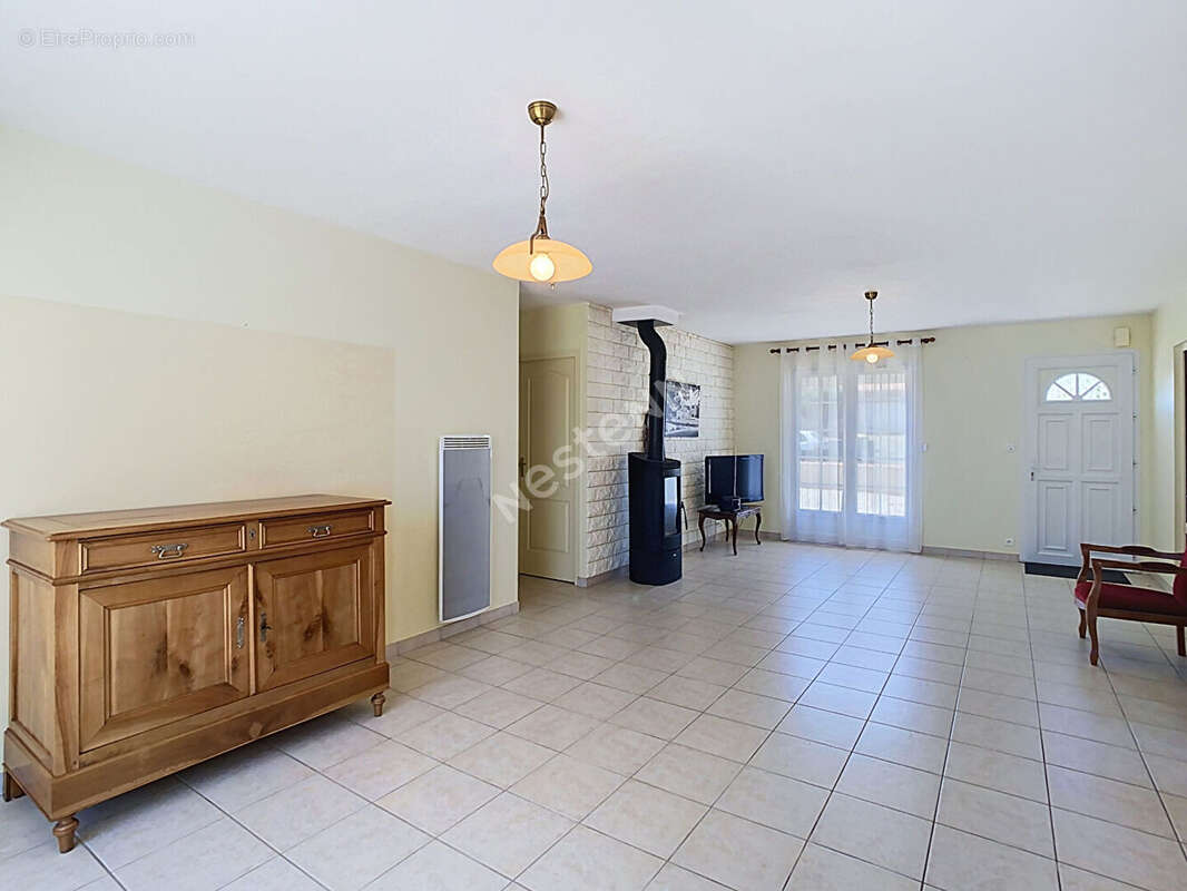 Maison de plain pied de 4 chambres à vendre à Gesté - photo 6