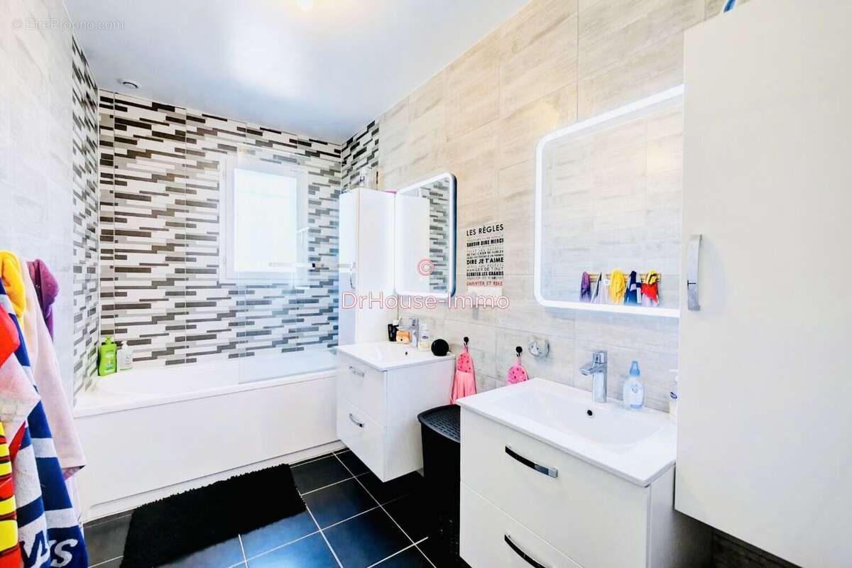 Maison à FERRIERES-EN-GATINAIS