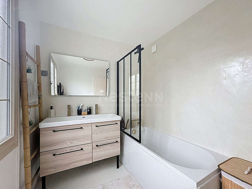 Maison à SAINT-LEU-D&#039;ESSERENT