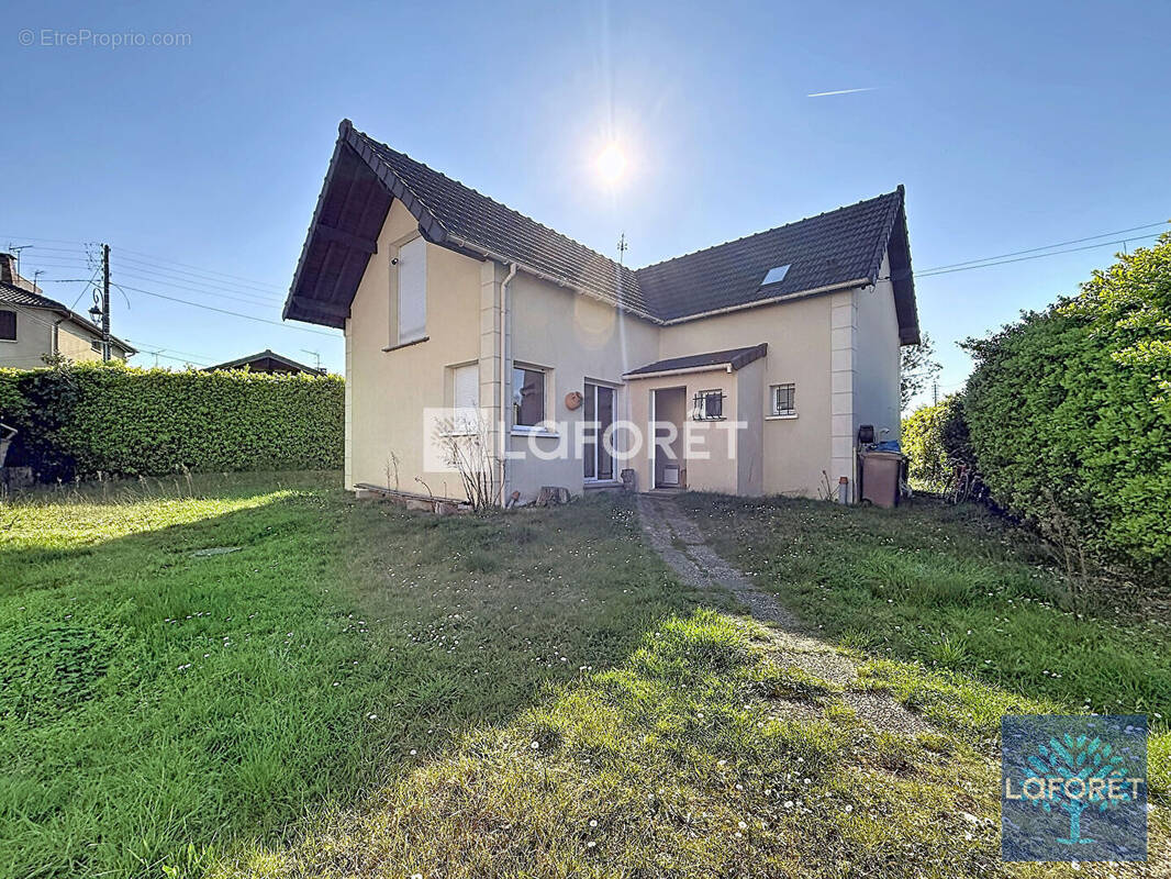 Maison à VIGNEUX-SUR-SEINE