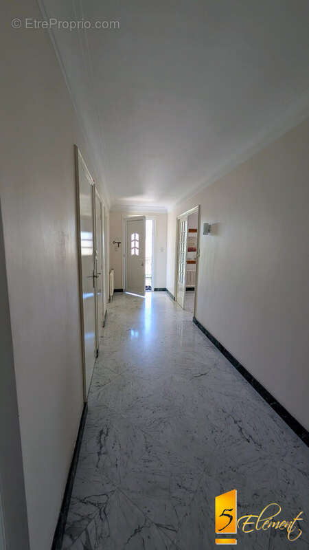 Maison 154 m² à Decines-Charpieu  - photo 5